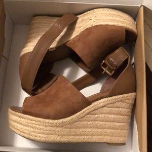 IR Airy Light Brown 8 M